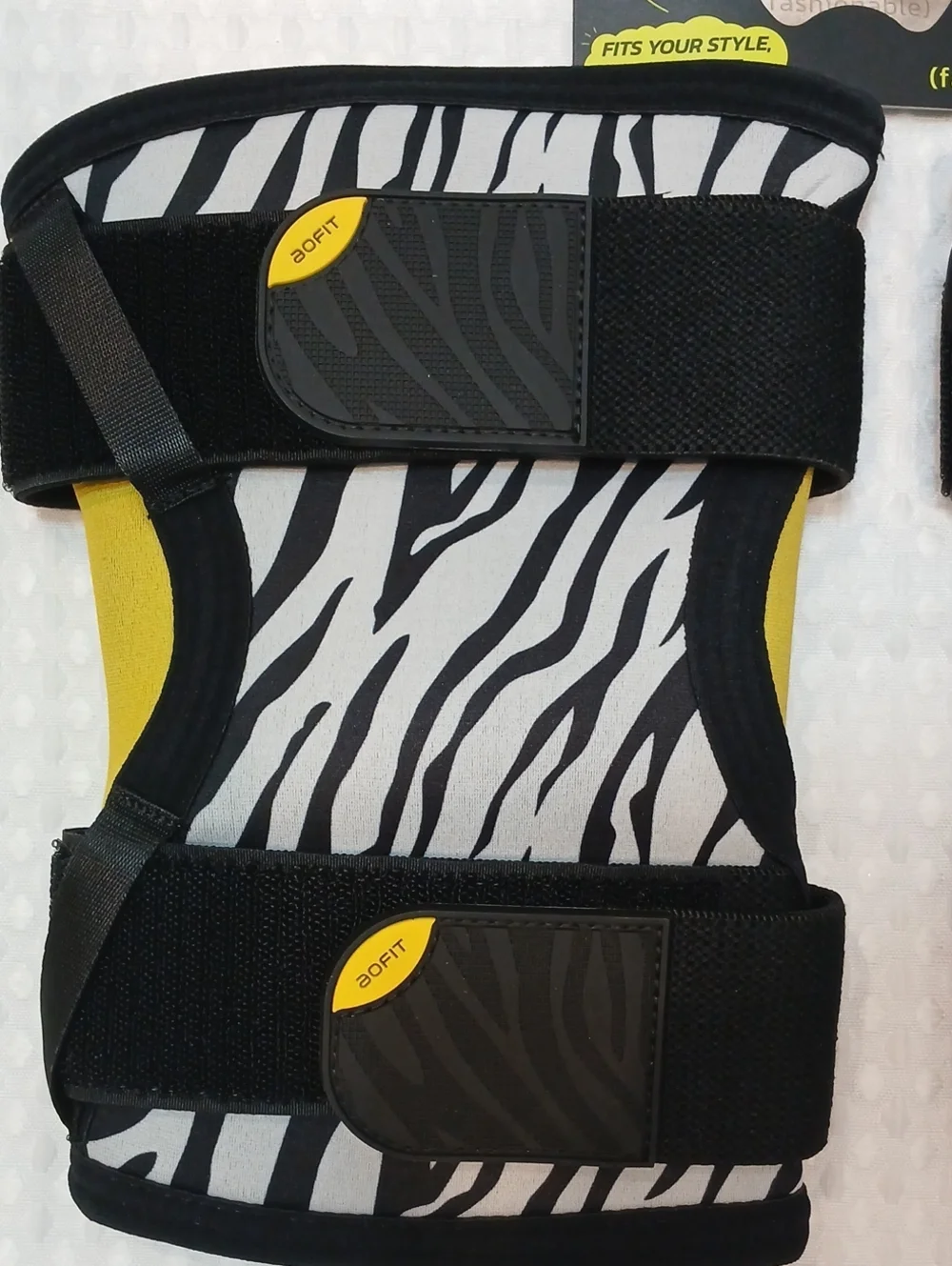 Aofit Zebra Print Knee Brace Unisex 5mm for Fitness, Weightlifting Med.